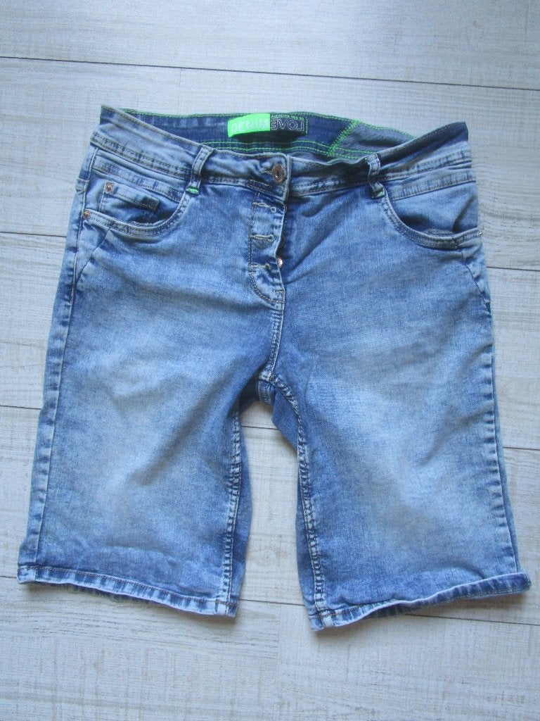 Korte spijkerbroek CECIL mt 38  nieuw!  Bermuda model, Blauw, Nieuw, Ophalen of Verzenden, W30 - W32 (confectie 38/40)