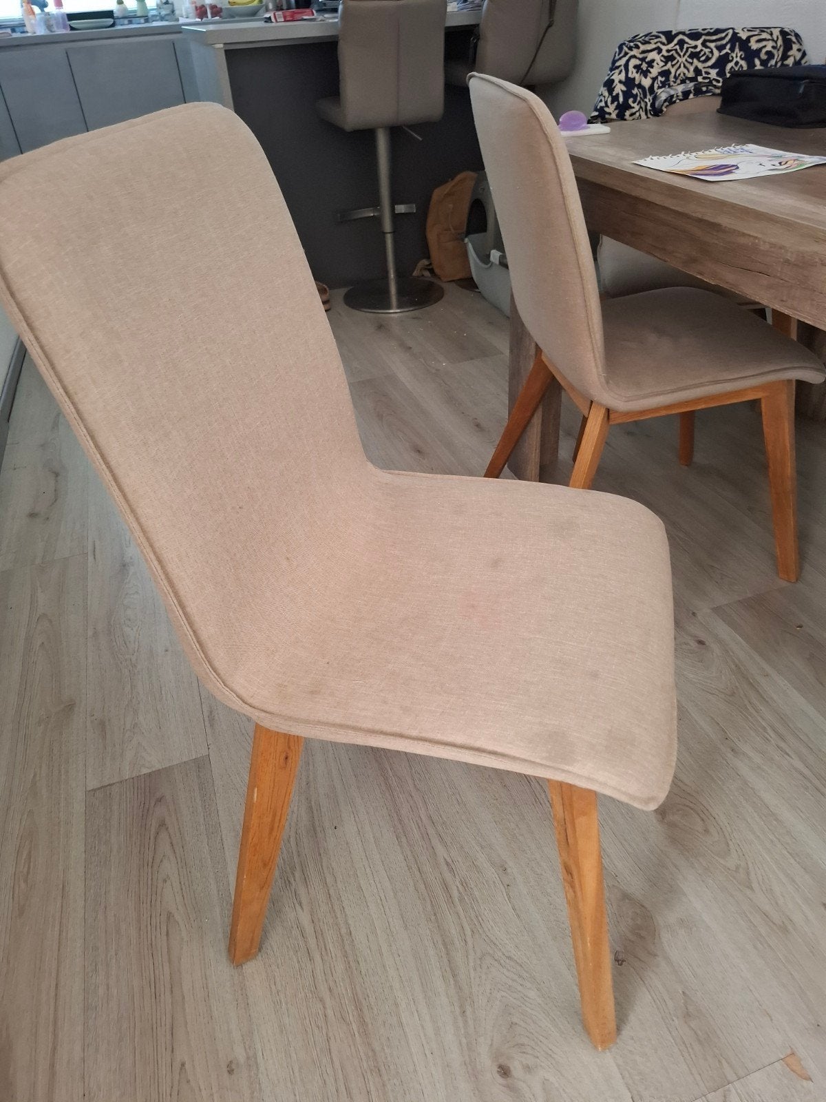 Gratis: 4 eetkamerstoelen met houten poten, Huis en Inrichting, Stoelen, Ophalen, Gebruikt, Overige kleuren, Vier