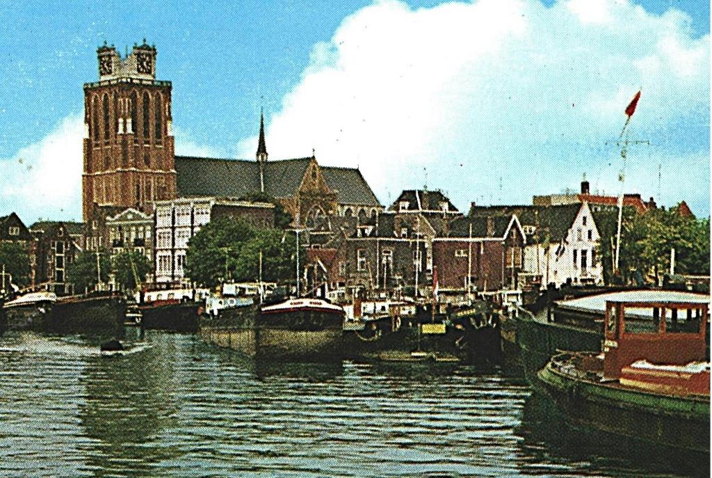 36727 Dordrecht 80+ ZH binnenvaartschip Gelopen met zegel, Ophalen of Verzenden, 1980 tot heden, Gelopen, Zuid-Holland