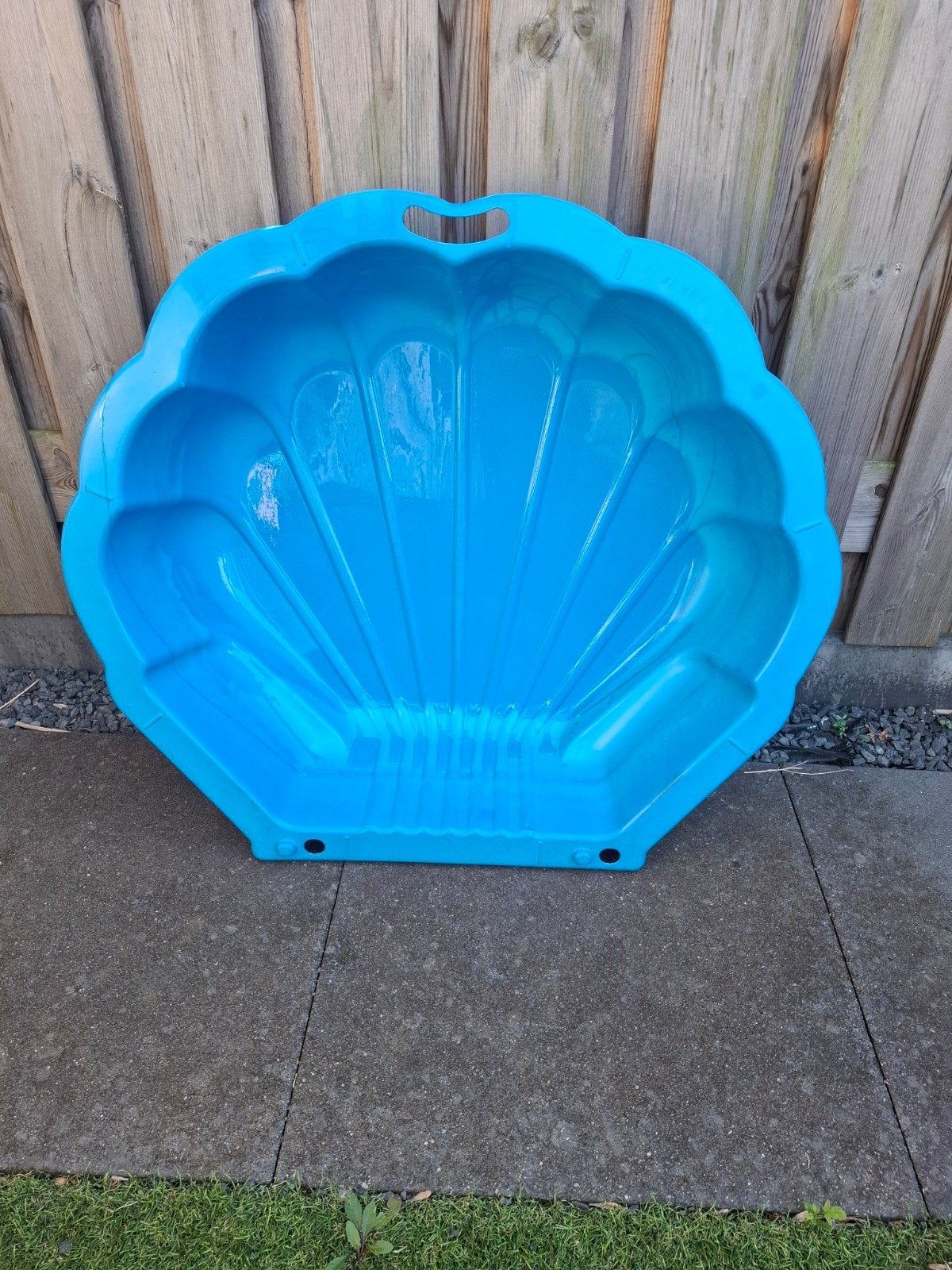 Blauw schelp badje, Ophalen