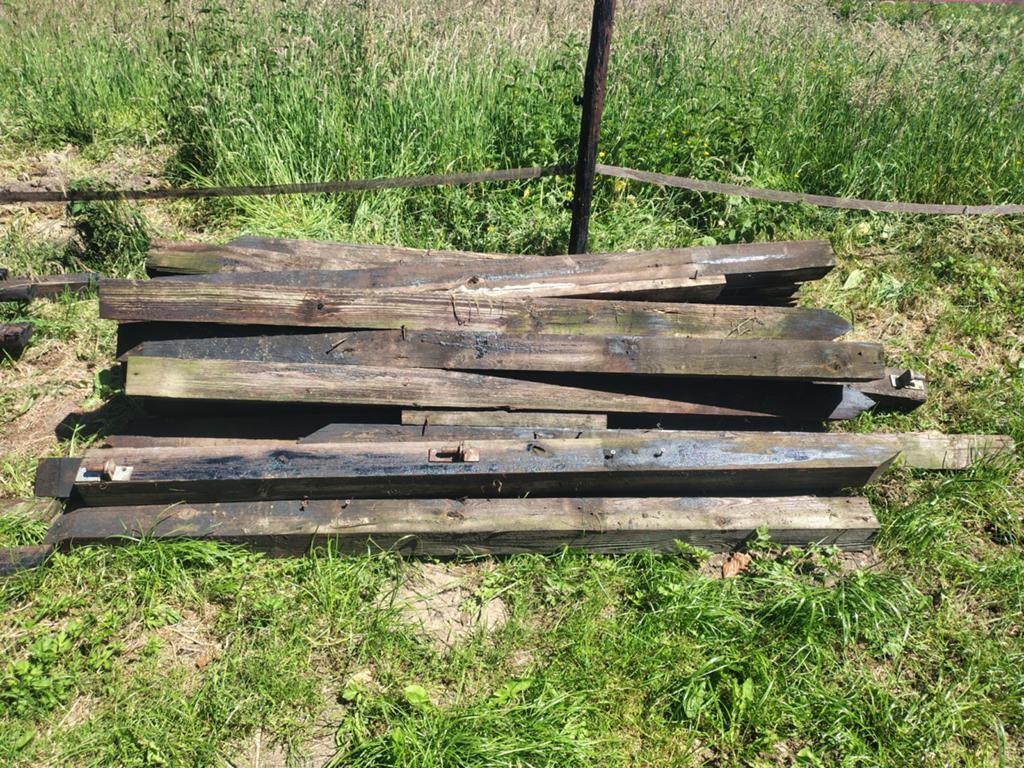 Hardhout omheining paardenbak, Ophalen, Gebruikt, Palen, Hardhout