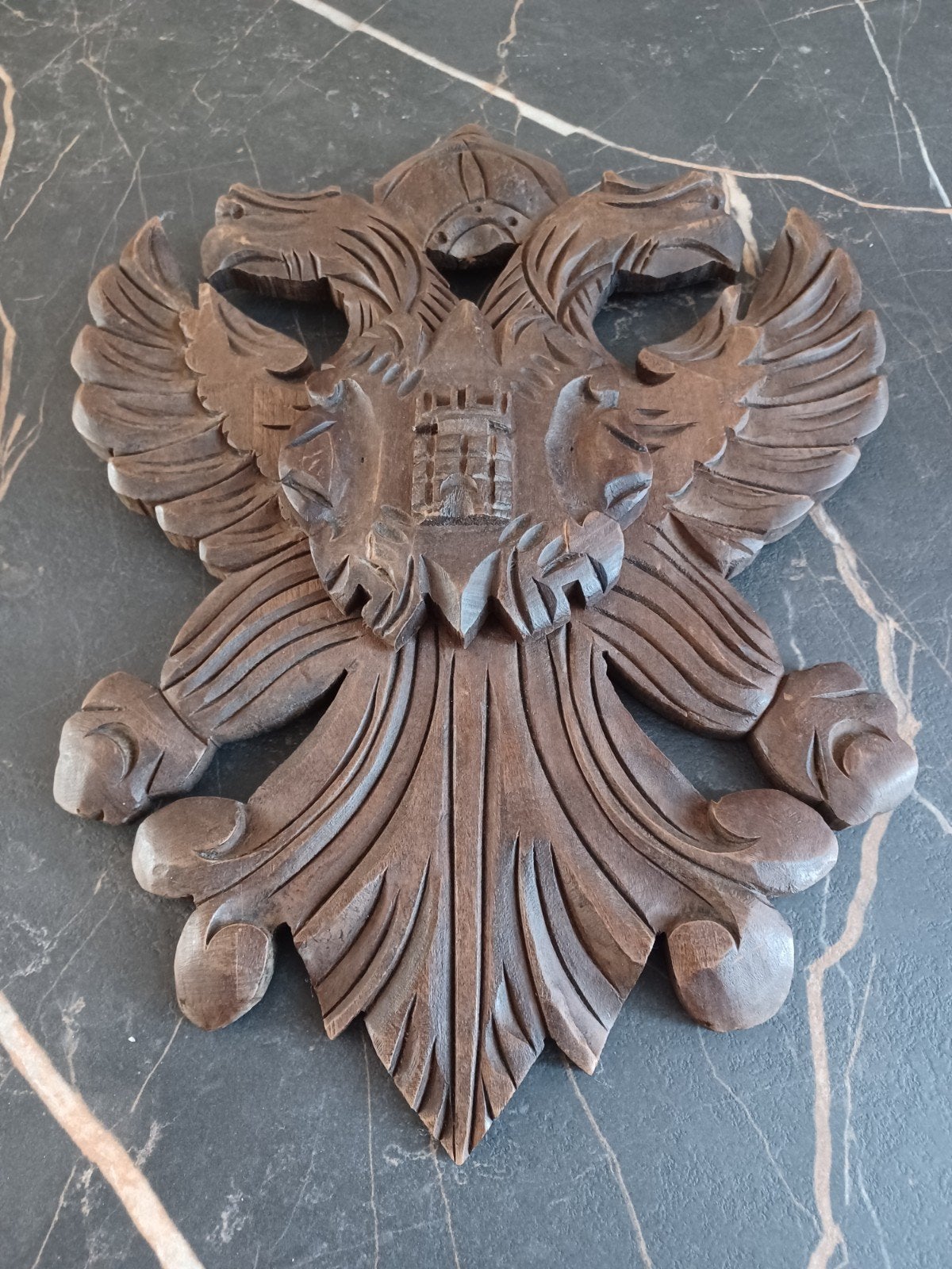 Antiek houten wanddecoratie met dubbele adelaar, Overige onderwerpen, Ophalen of Verzenden, Handgemaakt, Wanddecoratie