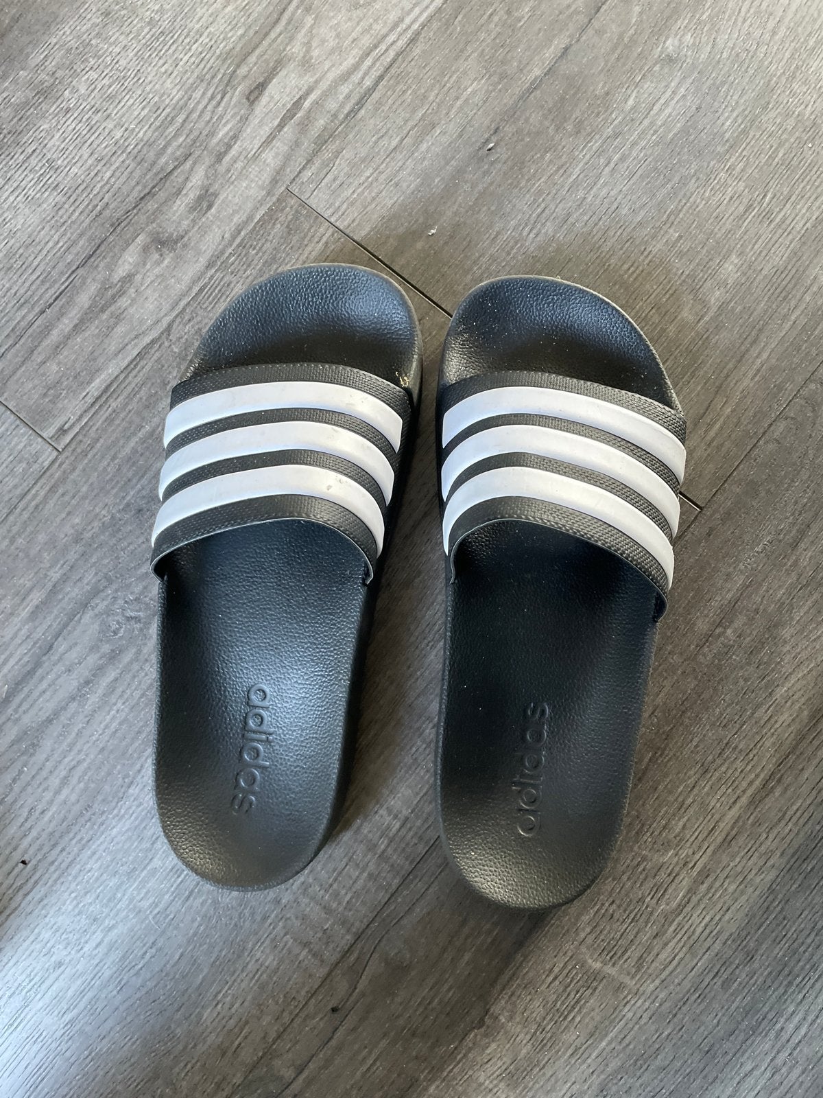 Adidas Slippers - Zwart met Witte Strepen, Ophalen, Gedragen, Zwart, Slippers