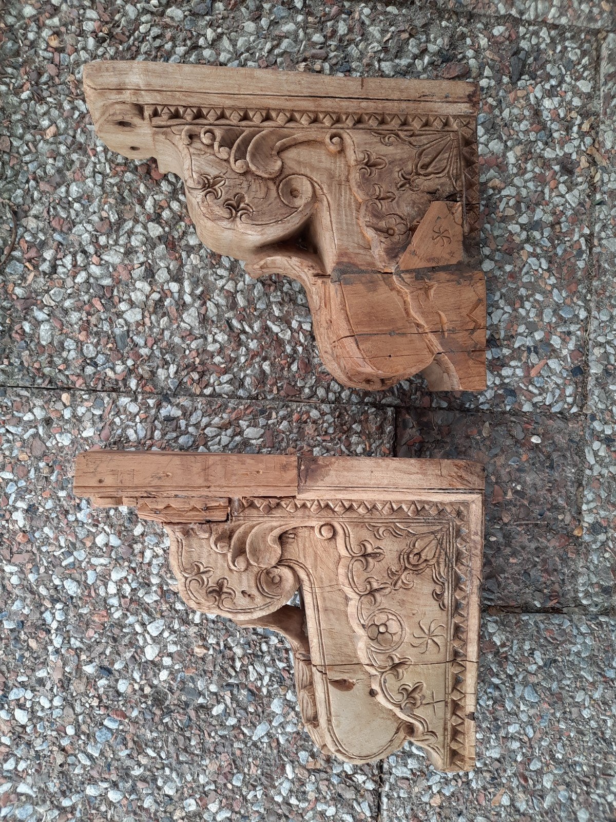 Set van 2 handgesneden houten consoles/planken, Antiek en Kunst, Ophalen