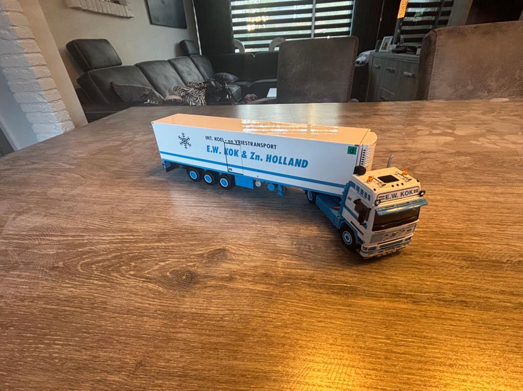Wsi e.w kok Volvo f16, Hobby en Vrije tijd, Modelauto's | 1:50, Ophalen of Verzenden, Zo goed als nieuw, Bus of Vrachtwagen, Wsi