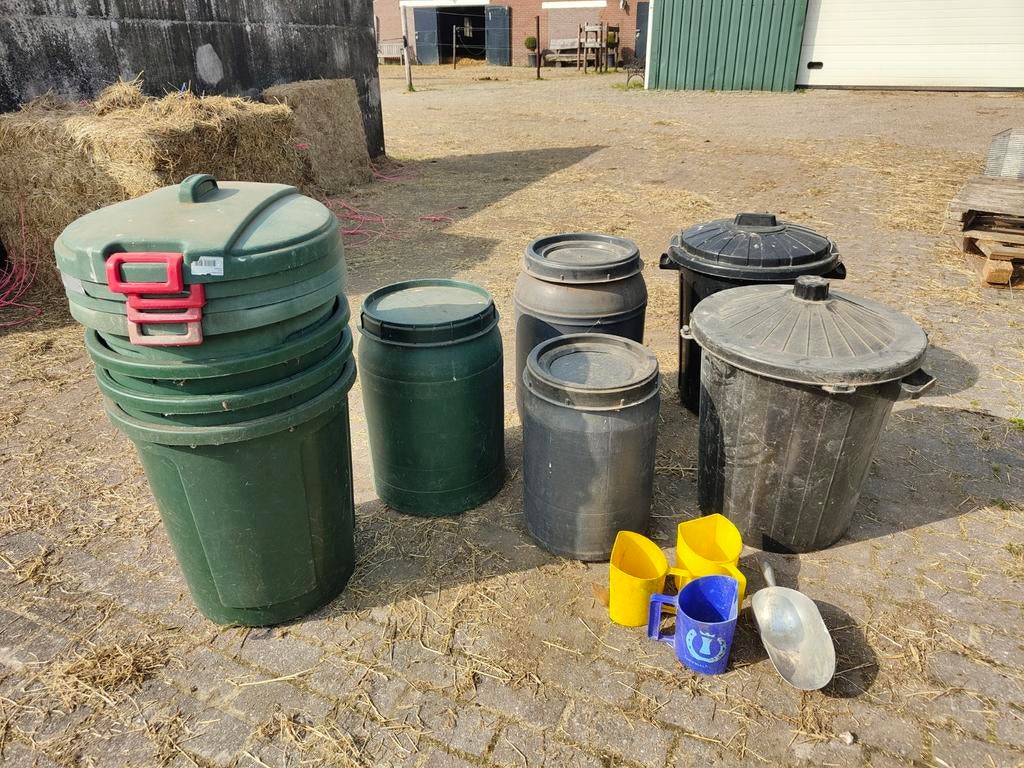 Verschillende voertonnen, Dieren en Toebehoren, Paarden en Pony's | Overige Paardenspullen, Ophalen, Overige soorten