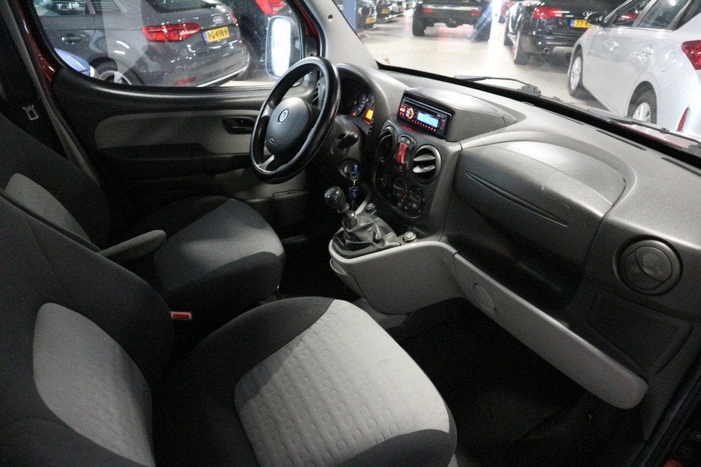 Fiat Doblò 1.4 Family Plus / AIRCO / NIEUWE APK 2027 / 5 ZI, Auto's, Fiat, Voorwielaandrijving, Parkeersensor, Gebruikt, Doblo