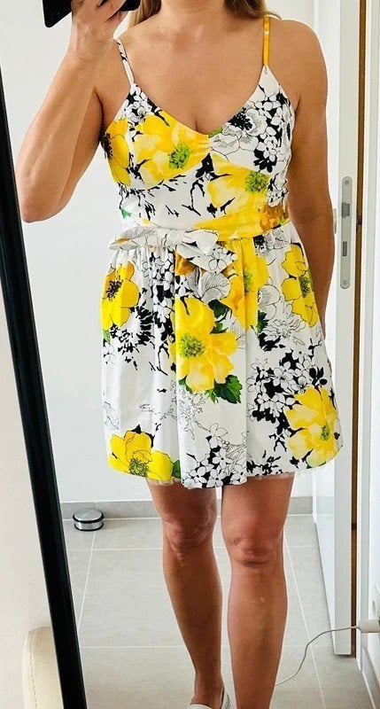 Schattig cocktail jurkje Rinascimento NIEUW, Kleding | Dames, Jurken, Maat 38/40 (M), Geel, Rinascimento, Nieuw