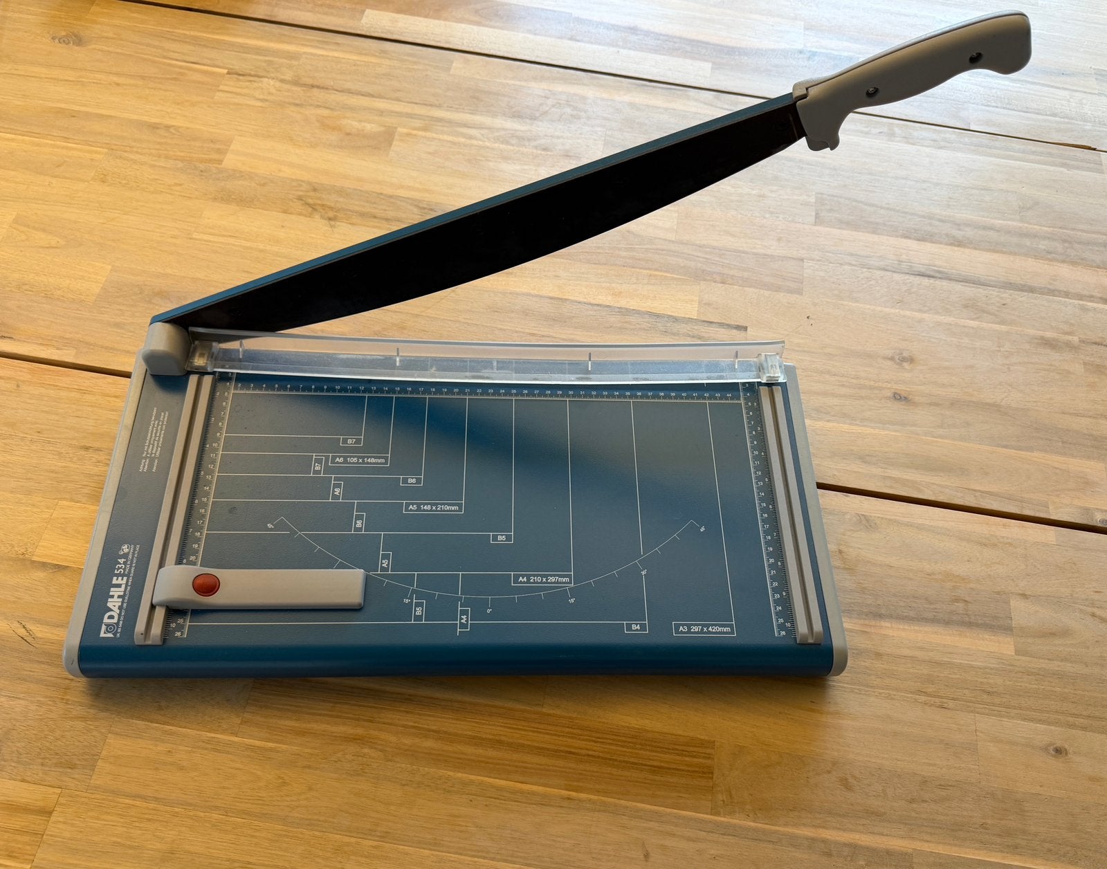 Dahle 534 papiersnijmachine, Ophalen of Verzenden, Zo goed als nieuw