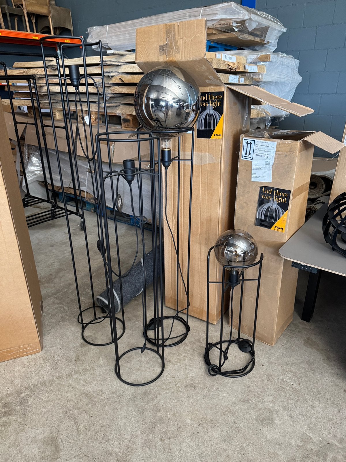 Arone vloerlamp ztahl, Ophalen, Zo goed als nieuw, Metaal, 150 tot 200 cm