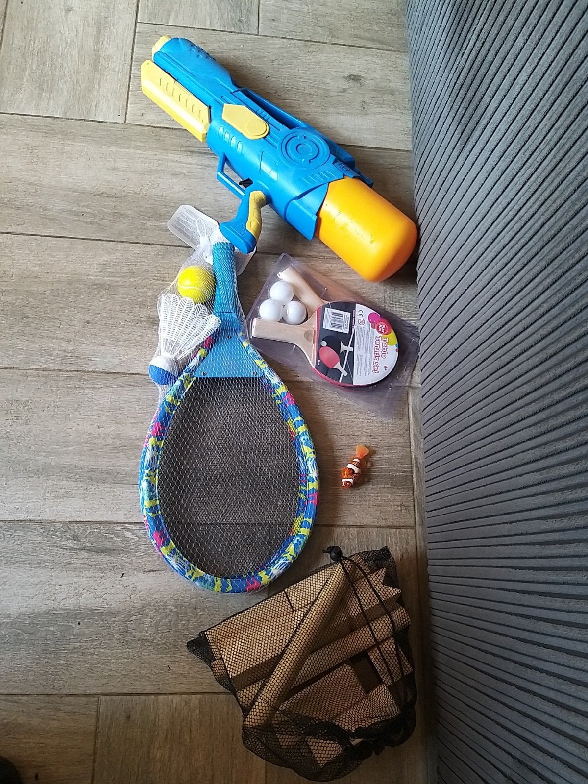 Zomer speelgoed  waterpistool, badminton, tafeltennis j, Ophalen, Gebruikt
