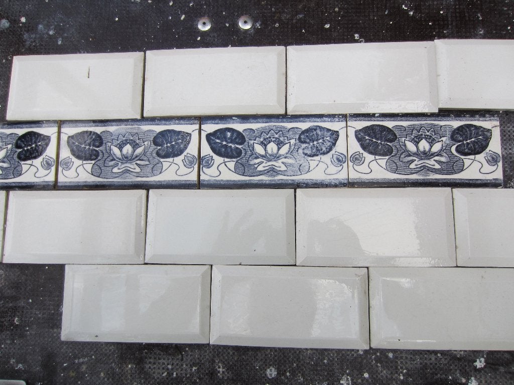 50 stuks antieke tegels donkerblauwe waterlelie, Antiek en Kunst, Ophalen