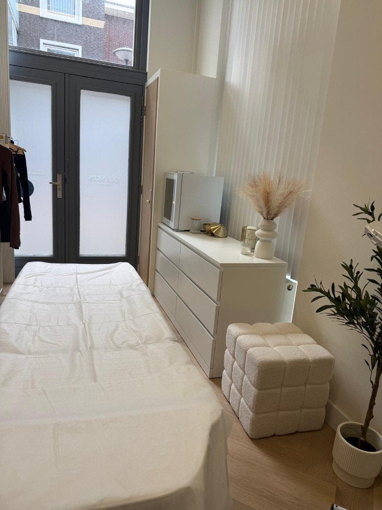 bedrijfsruimte te huur Den Haag/Wateringen, Zakelijke goederen, 15 m², Huur, Bedrijfsruimte