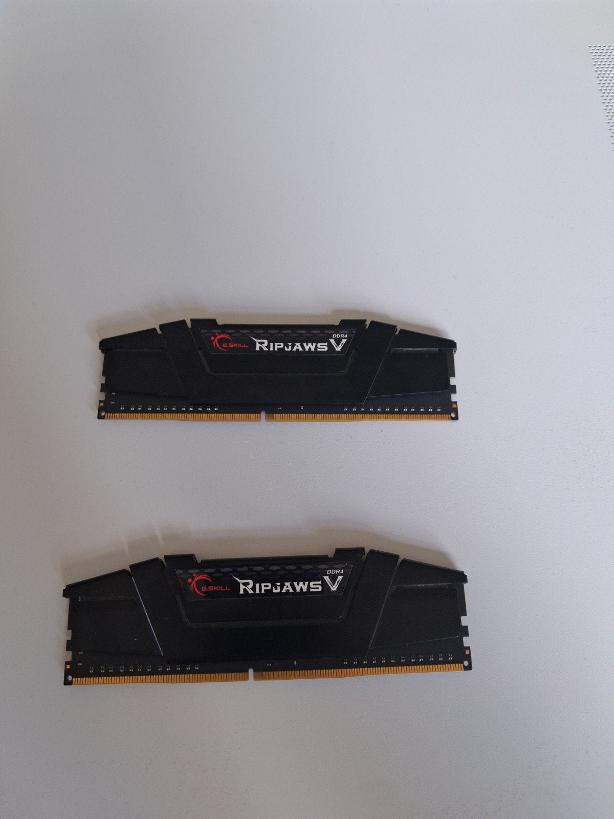 G.Skill Ripjaws V 16GB (2x8GB) DDR4 RAM 3200MHz, Computers en Software, RAM geheugen, Zo goed als nieuw, Server, 16 GB, DDR4, Ophalen of Verzenden