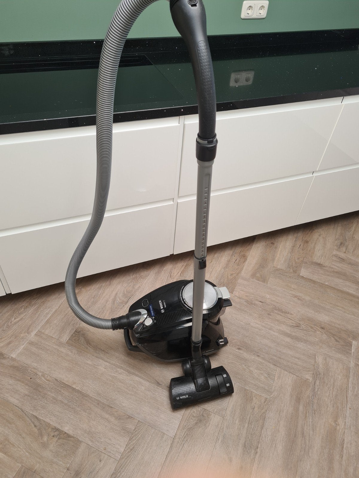Bosch Relaxx'x ProSilence 66 Stofzuiger Zonder Zak, Gebruikt, Ophalen of Verzenden, Sledestofzuiger, Reservoir