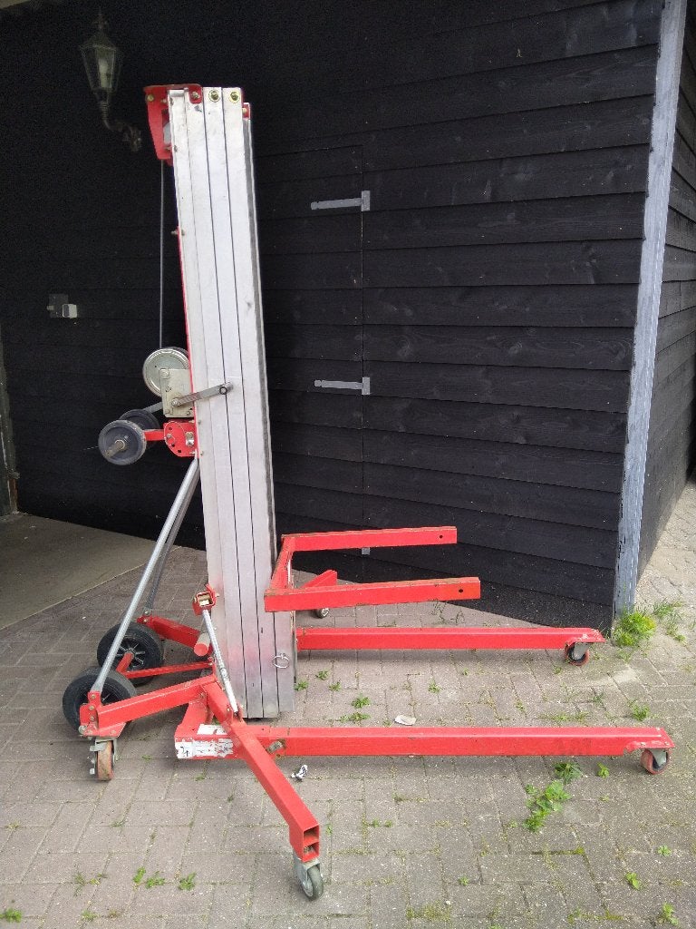 Kanaallift / materiaallift / montagelift / bouwlift, Ophalen, Gebruikt, Handmatig
