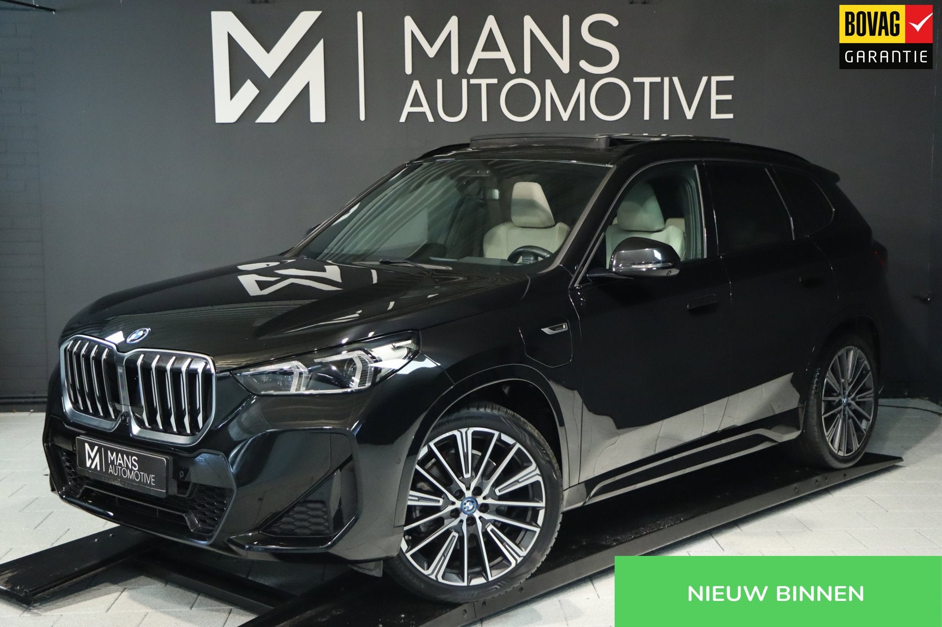 BMW X1 XDrive30e M Sport / PANO / HUD / MEMORY / H&K / 360 /, Beige, Zwart, Bedrijf, Hybride Elektrisch/Benzine