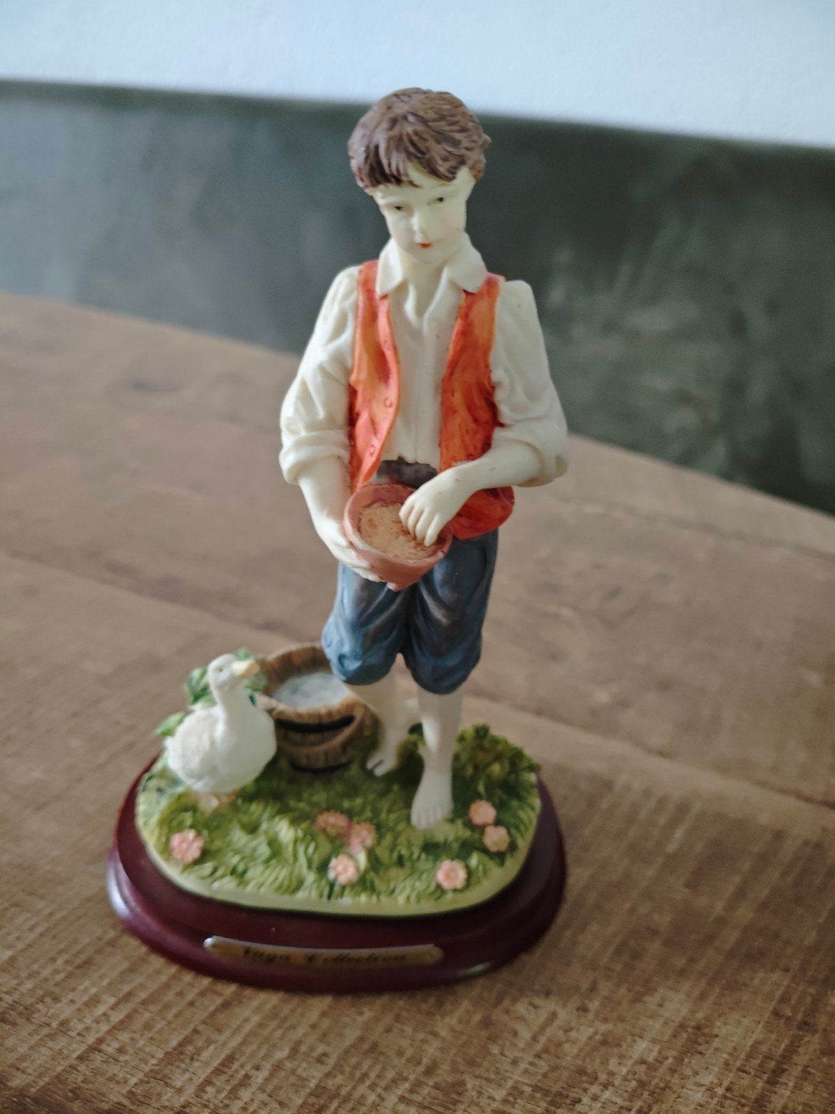 Beeldje jongen met eend uit Vaga collectie- Zeer nette staat, Verzamelen, Beelden en Beeldjes, Ophalen of Verzenden, Zo goed als nieuw
