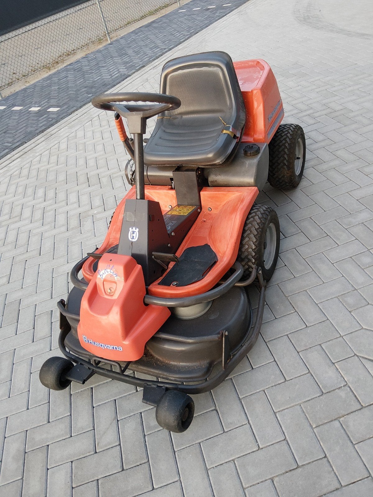 Husqvarna rider 11 bioclip zitmaaier, Tuin en Terras, Zitmaaiers, Ophalen, Gebruikt, Versnellingen, 90 tot 120 cm