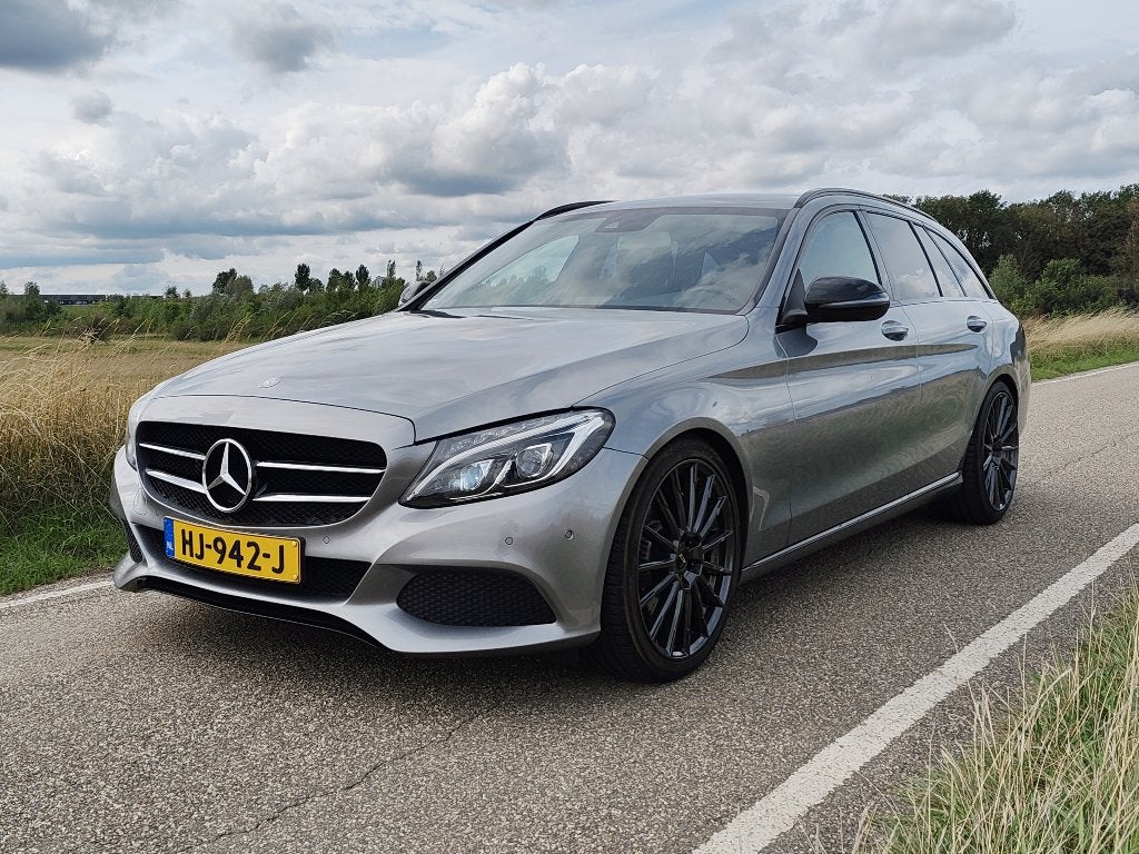Mercedes-Benz C 350 e Estate | Burmester | Luchtvering | 19", Automaat, Achterwielaandrijving, Skiluik, 1740 kg
