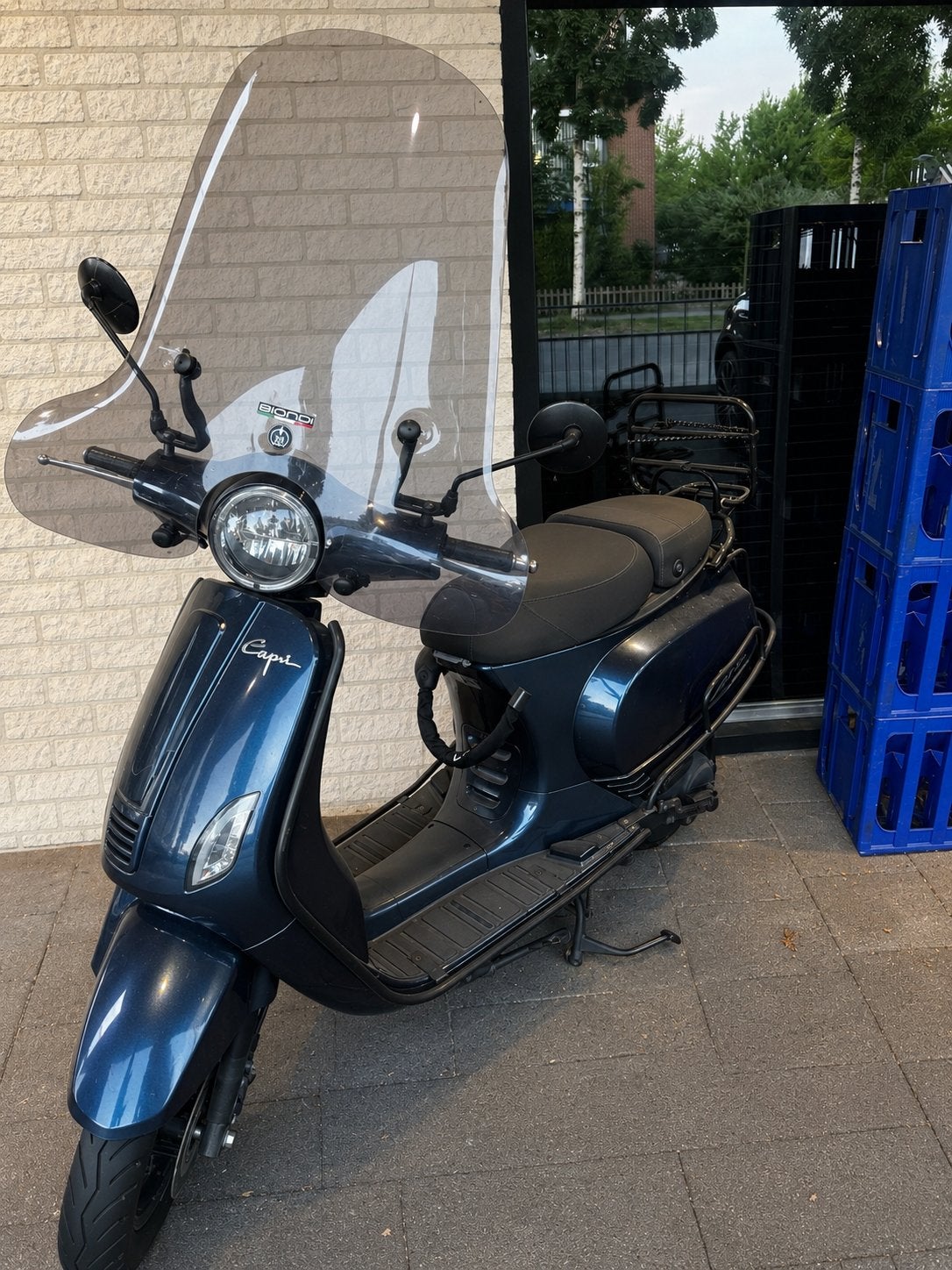 Stijlvolle Capri brommer, donkerblauw metallic geel kenteken, Fietsen en Brommers, Ophalen, Gebruikt, Overige modellen, Maximaal 45 km/u