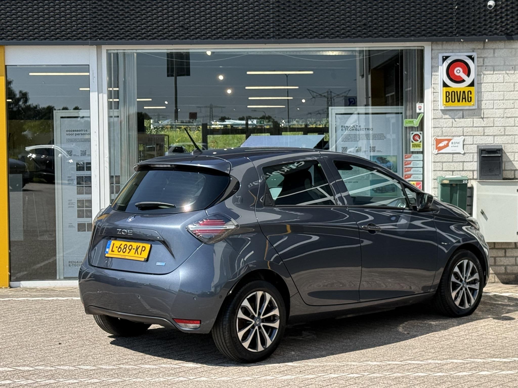Renault ZOE R135 Intens 52 kWh | NAP | Navigatie | Achteruit, Auto's, 136 pk, Gebruikt, Origineel Nederlands, 385 km