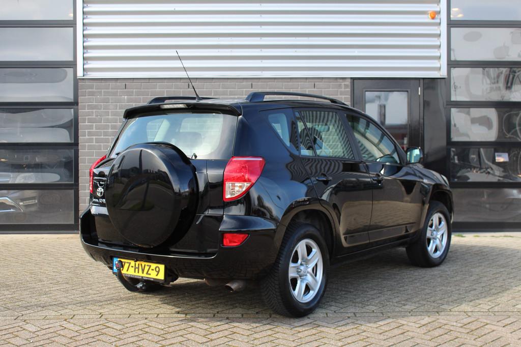 Toyota RAV4 2.0 VVTi Linea Terra 4WD / Trekhaak / Airco / N., Auto's, Toyota, 1998 cc, Stof, 4 cilinders, Zwart
