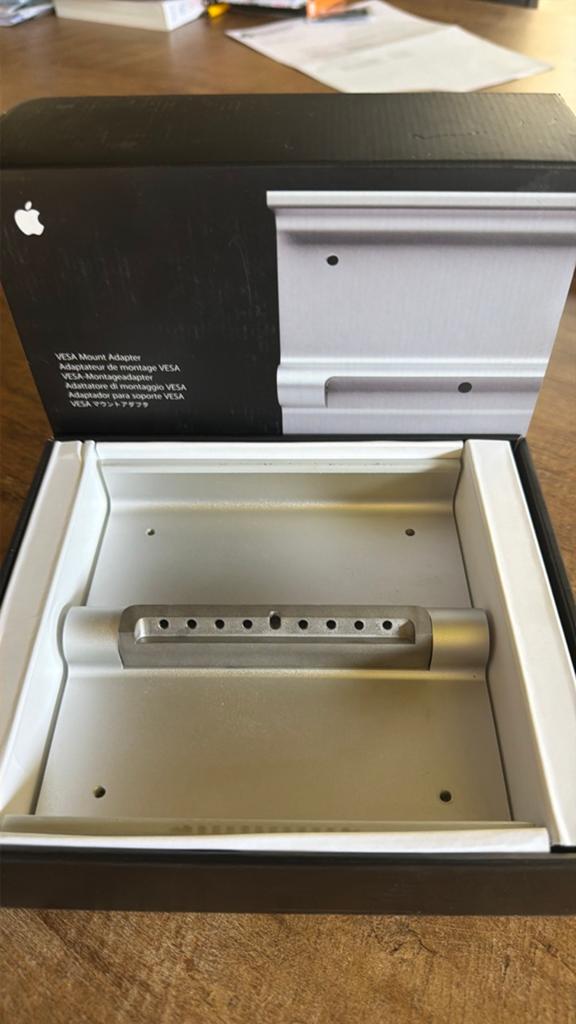 Apple VESA Mount Adapter voor iMac/Cinema Display, Computers en Software, Monitoren, Zo goed als nieuw, Ophalen of Verzenden
