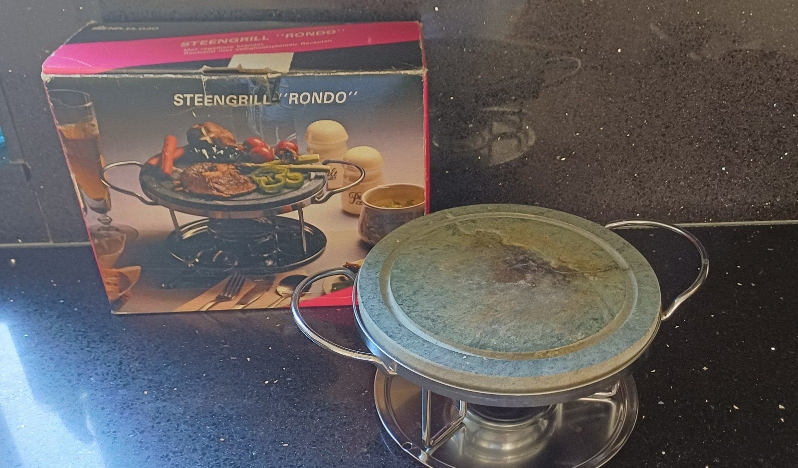 Steengrill "Rondo" met spiritusbrander en steen, Ophalen of Verzenden, Zo goed als nieuw, Minder dan 4 personen