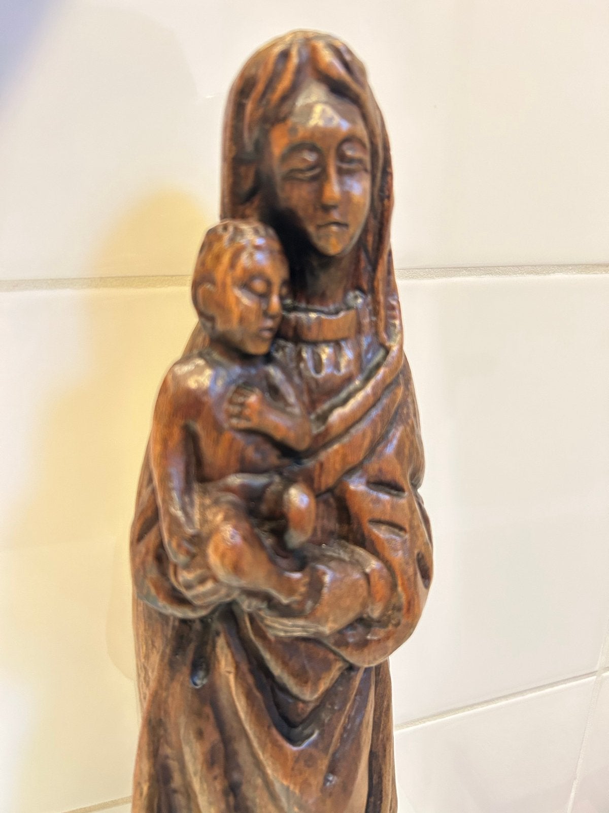 Antiek houten beeld Maria met Kind - Religieus houtsnijwerk, Antiek en Kunst, Ophalen, Handgemaakt, 20 - 50 cm, Beeld