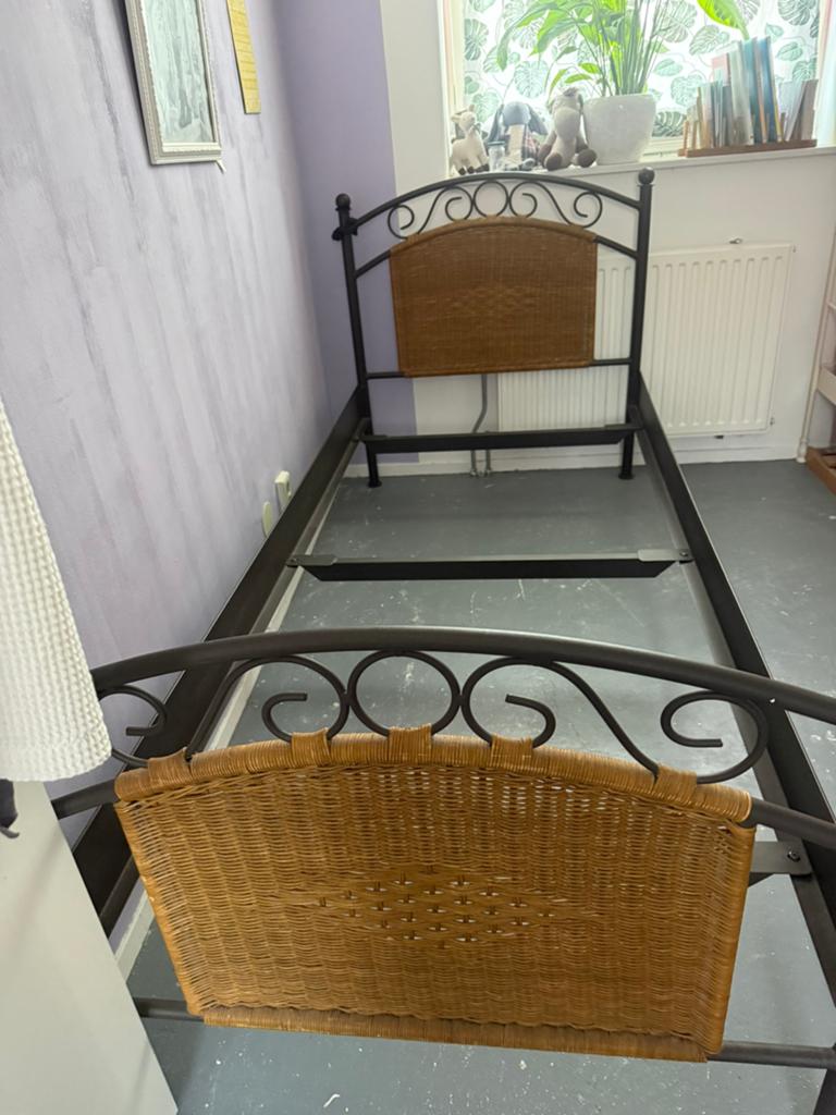 Brocante ijzeren bed, Huis en Inrichting, Slaapkamer | Bedden, Ophalen, Gebruikt, 90 cm, Eenpersoons