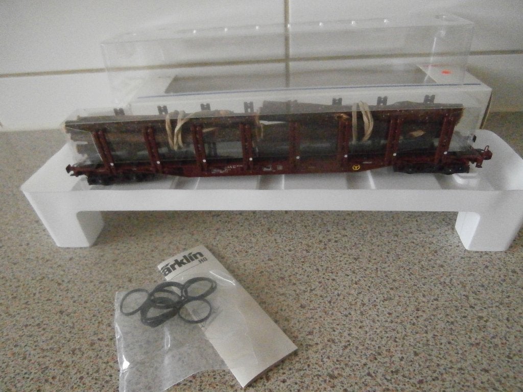 Marklin Hout wagon +lading en garnituur 47711, Hobby en Vrije tijd, Modeltreinen | H0, Wisselstroom, Wagon, Ophalen of Verzenden