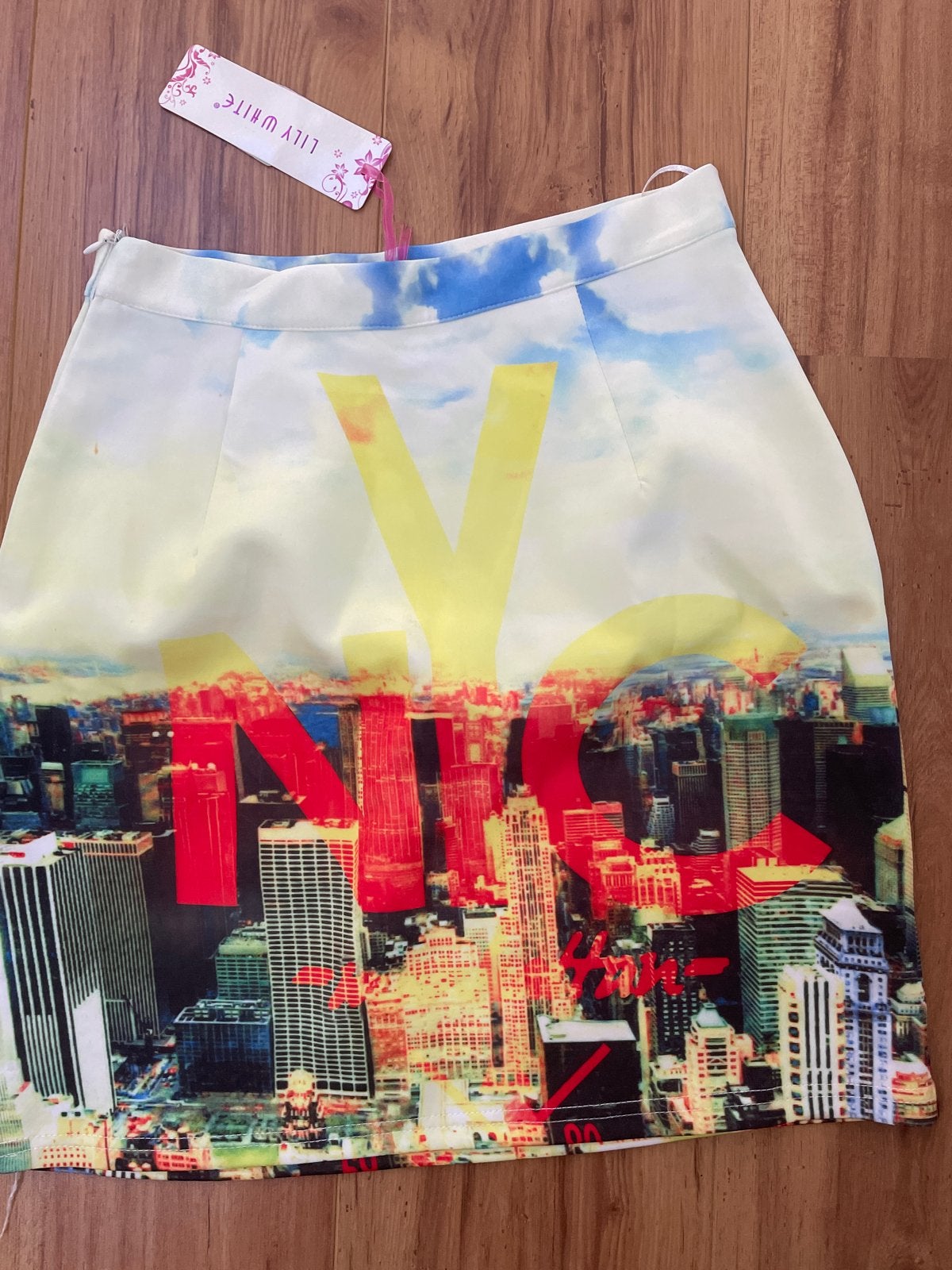 Lily White NYC Cityscape Rok Maat M/L, Kleding | Dames, Maat 38/40 (M), Meerkleurig, Nieuw, Ophalen of Verzenden