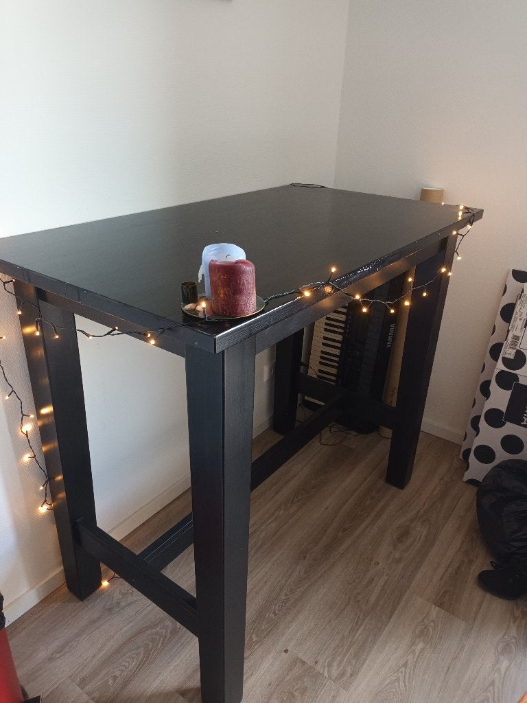 Hoge tafel zwart, Ophalen, Gebruikt