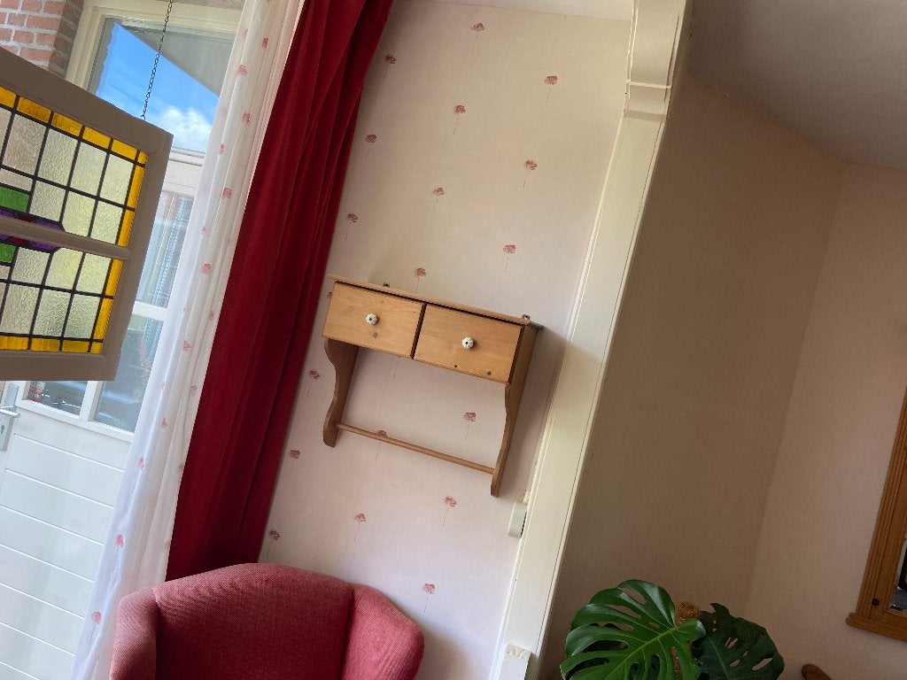Vintage houten wandplank met lades en handdoekrek, Ophalen