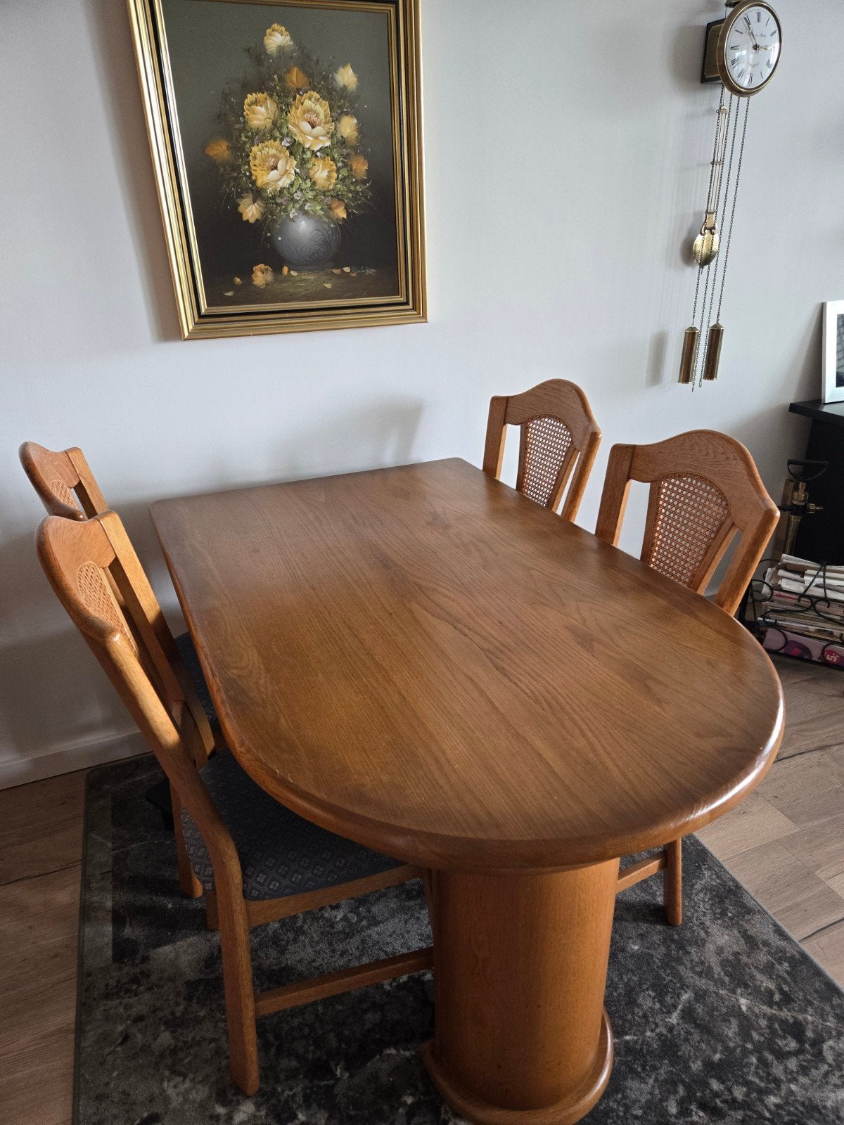 Elegante eettafel met 4 stoelen - uitschuifbaar, Huis en Inrichting, Tafels | Eettafels, Klassiek, Eikenhout, Zo goed als nieuw