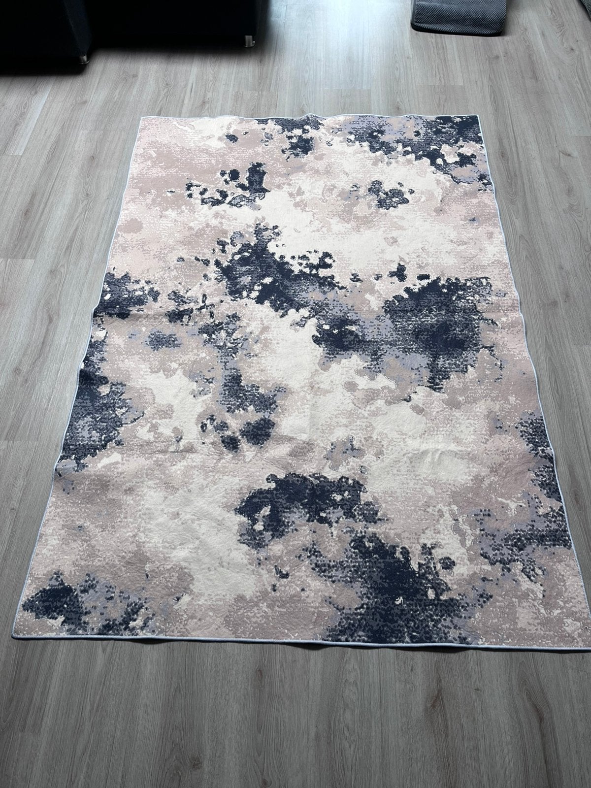 Mooi vloerkleed 135 x 190 in grijs tinten, Ophalen, 100 tot 150 cm, Zo goed als nieuw, 150 tot 200 cm