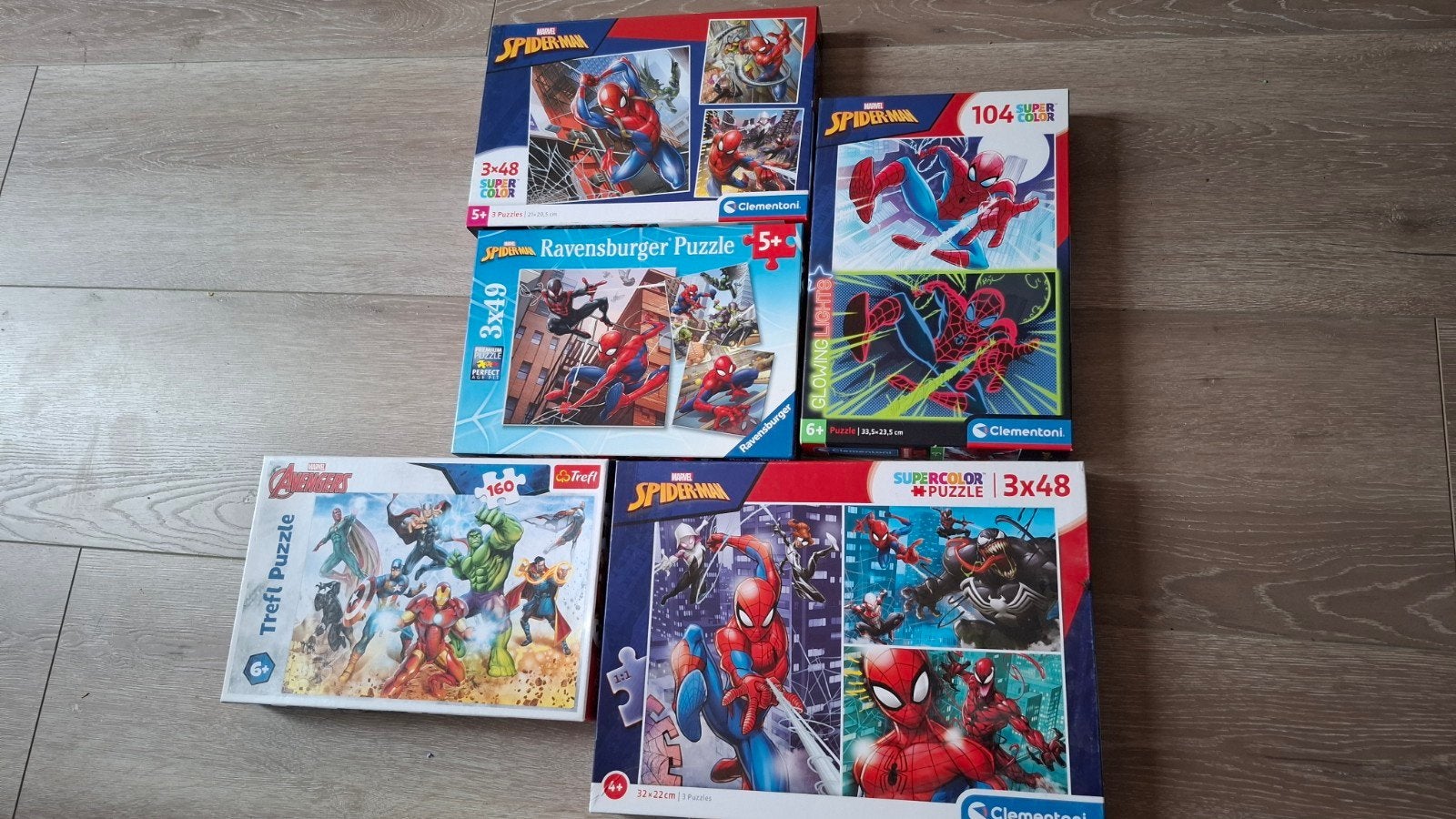 marvel spiderman puzzels, Ophalen of Verzenden, Minder dan 500 stukjes, Zo goed als nieuw, Legpuzzel