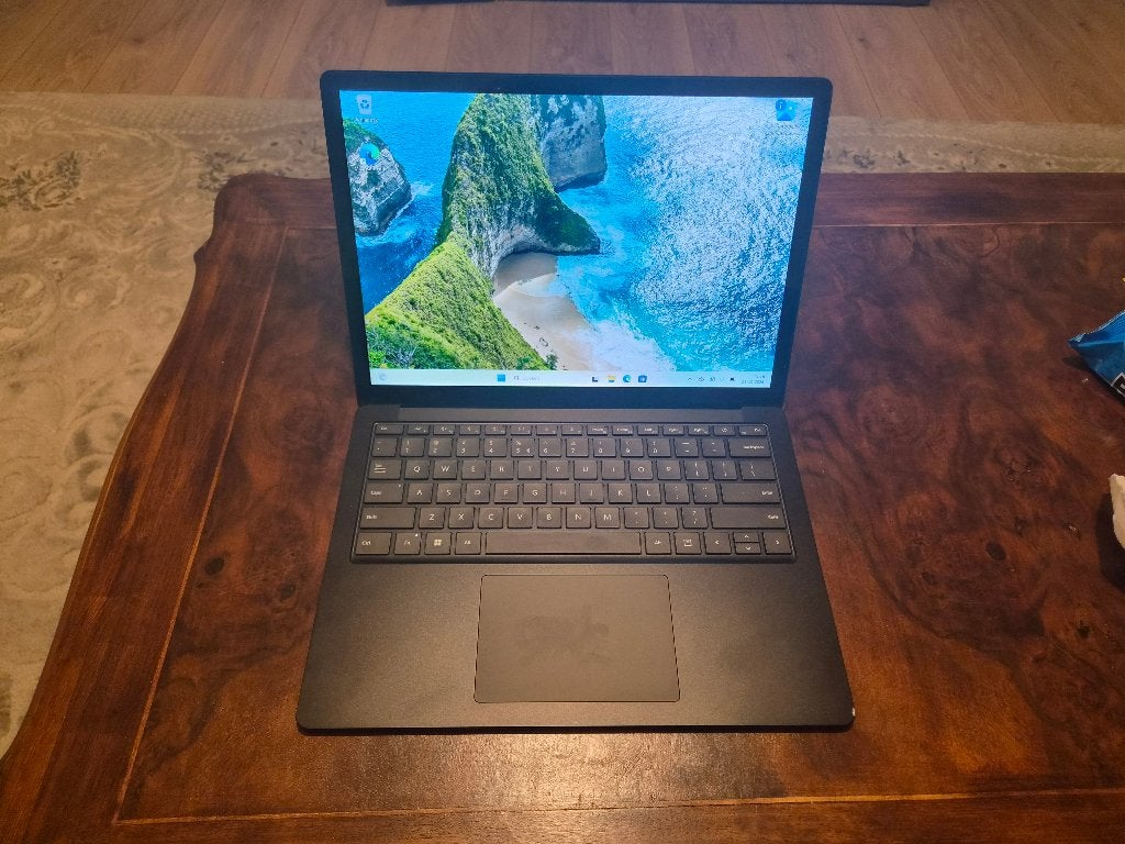 Microsoft Surface Laptop 4 - 13,5 inch touchscreen, Gebruikt, 2 tot 3 Ghz, 13 inch, SSD