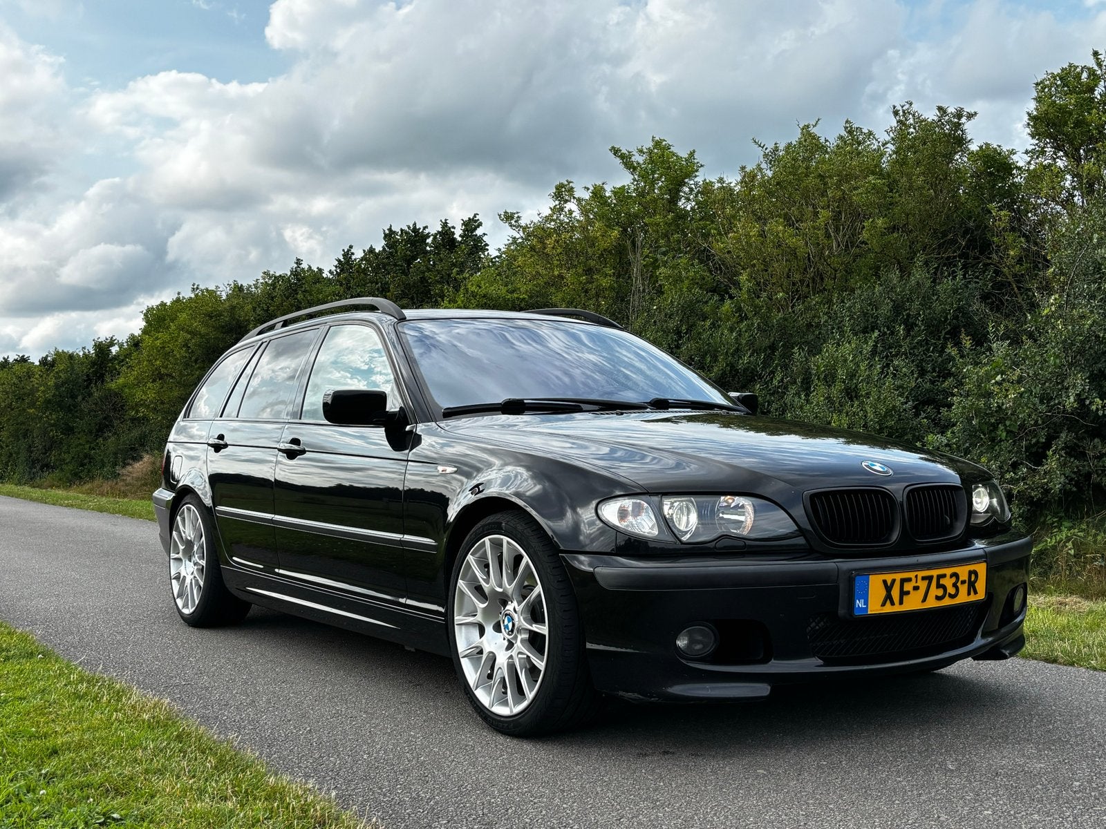 BMW e46 3-Serie 330i Touring handgeschakeld 6vers nieuwe APK, Zwart, Stationwagon, Handgeschakeld, Grijs
