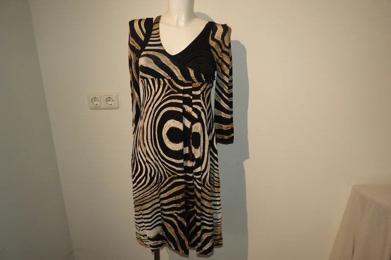 Cavalli stretch jurk apart lijfje helemaal in print IT 40, Knielengte, Maat 34 (XS) of kleiner, Just Cavalli, Gedragen
