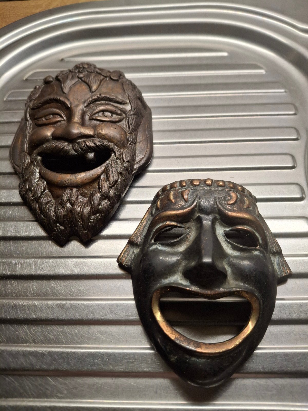 2 bronzen  theater  maskers, Ophalen of Verzenden