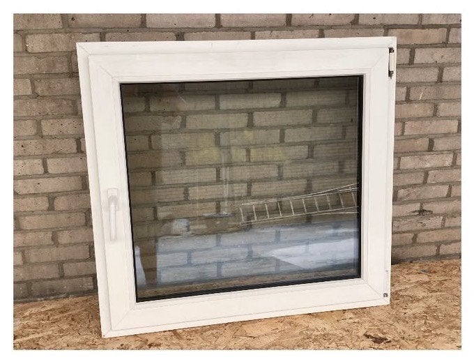 Kunststof draai-/kiep raam, Kunststof, Raamkozijn, Zo goed als nieuw, Inclusief glas