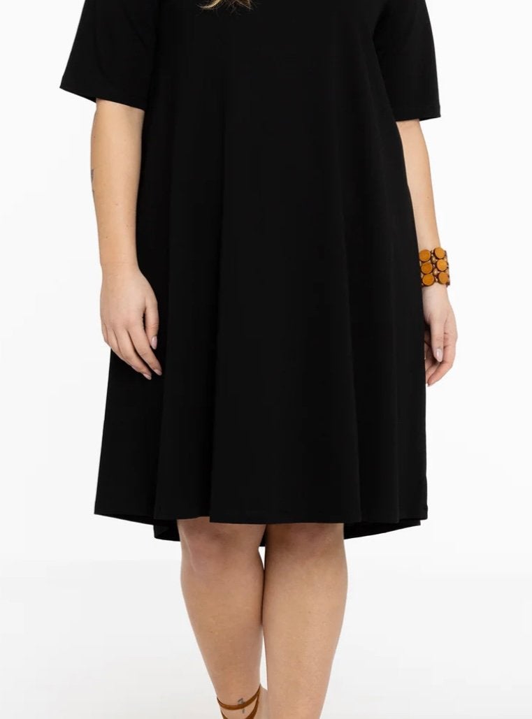 Yoek Zwarte A -Lijn Jurk  Plus size B7032 maat 46/48, Ophalen of Verzenden, Zo goed als nieuw, Zwart, Jurk