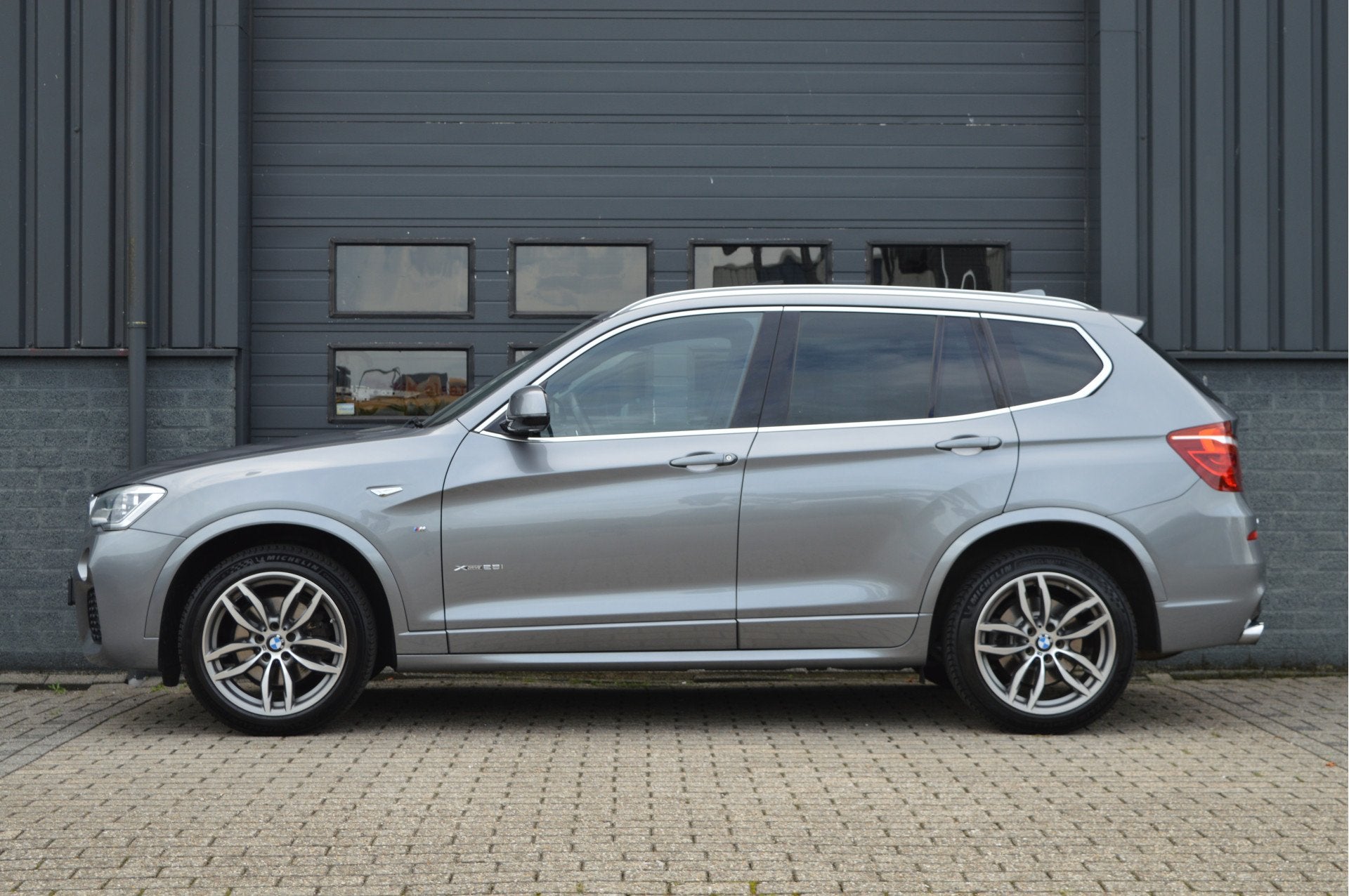 BMW X3 xDrive28i Centennial High Executive | M-PAKKET | PANO, Auto's, Automaat, Dealer onderhouden, Gebruikt, 4 cilinders