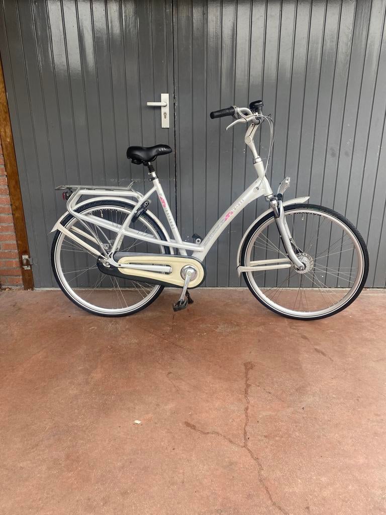 Batavus mambo damesfiets 28 inch, Versnellingen, Batavus, Zo goed als nieuw, 56 cm of meer