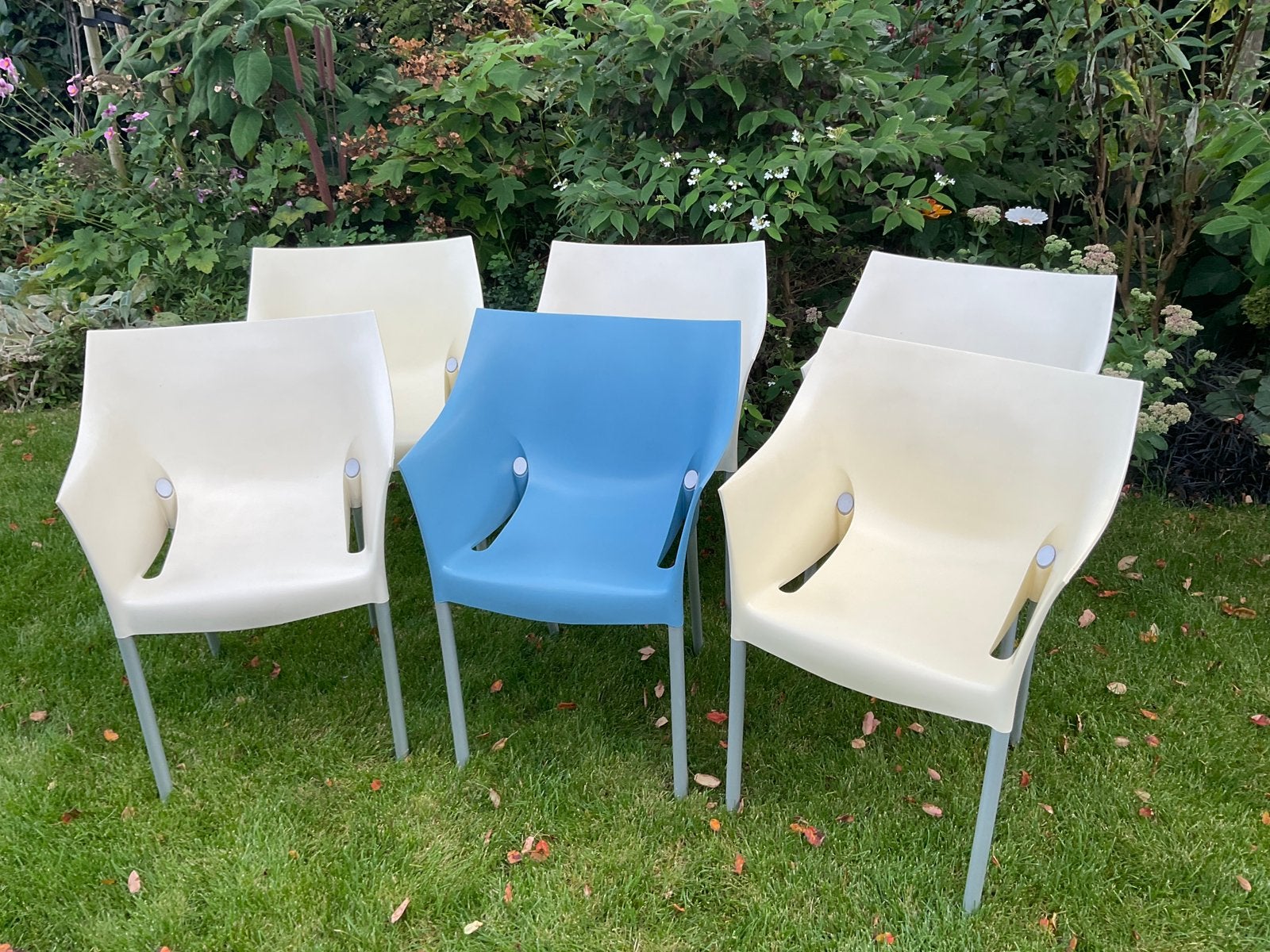 Kartell Dr. No stoelen Philippe Starck, wit-creme en blauw, Huis en Inrichting, Stoelen, Ophalen, Kunststof, Gebruikt, Overige kleuren