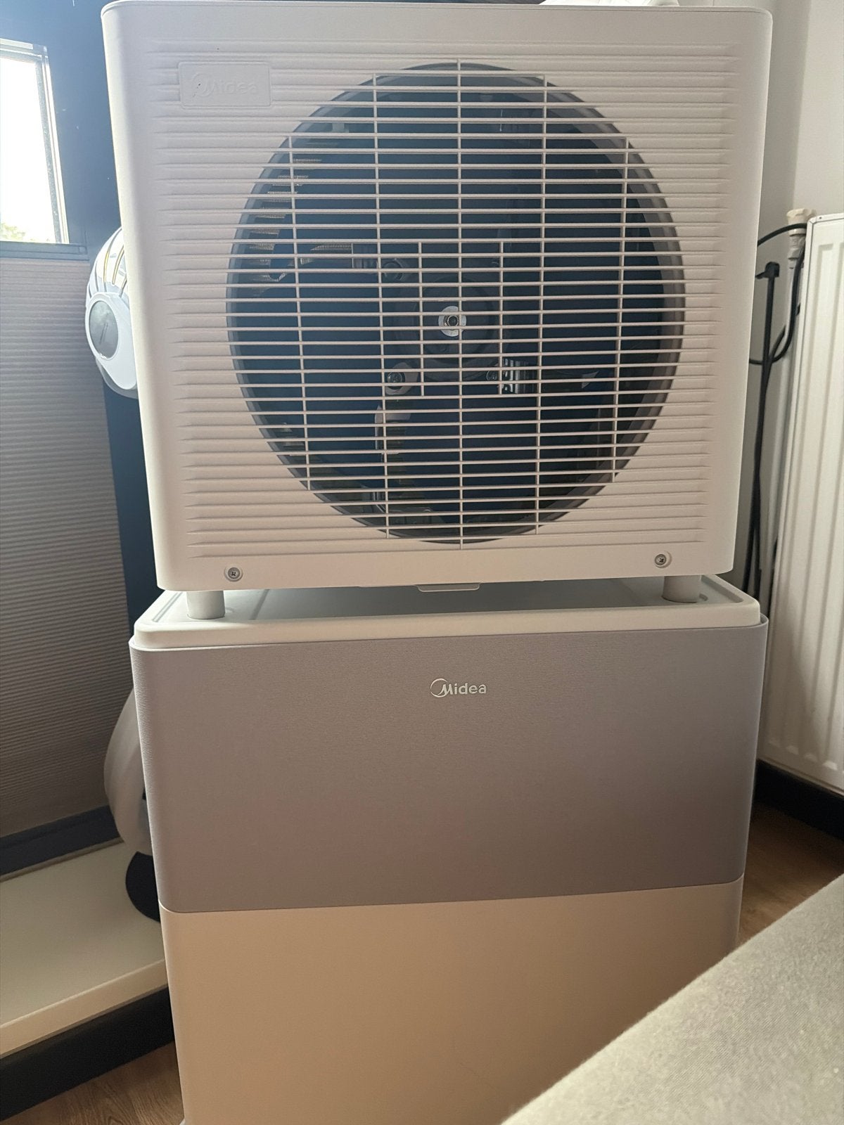 Midea Mobiele Airco - Krachtige Koeling voor Thuis, Witgoed en Apparatuur, Airco's, Ophalen, Minder dan 60 m³, 3 snelheden of meer