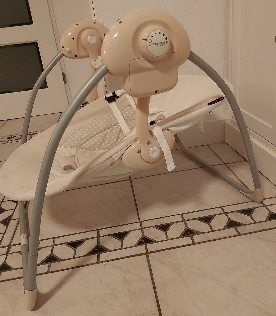 XAdventure Baby Schommelstoel Elektrisch Beige, Gebruikt, Schommelstoel, Met gordel(s) of riempje(s), Ophalen