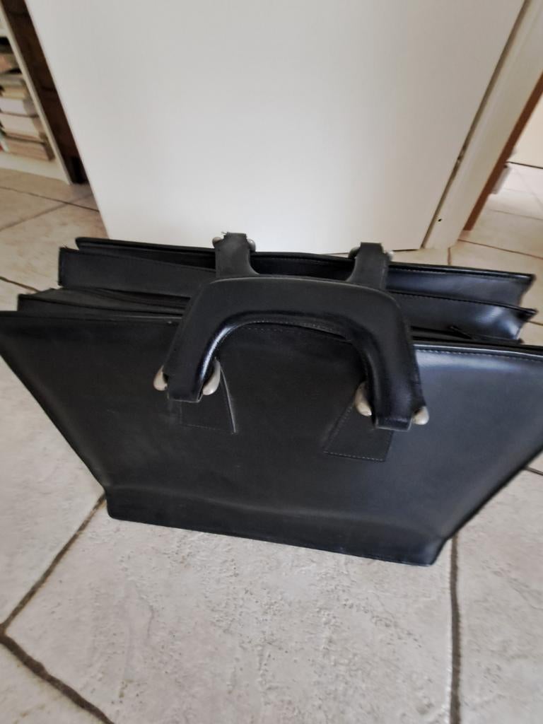 Zwarte leren aktentas, 40 tot 60 cm, 20 tot 30 cm, Zwart, Minder dan 35 cm